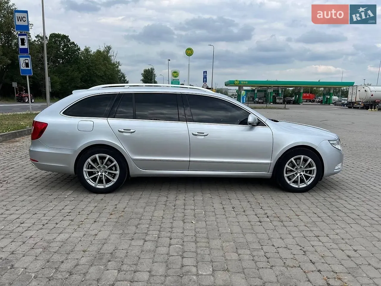 Skoda Superb 2013 photo 5