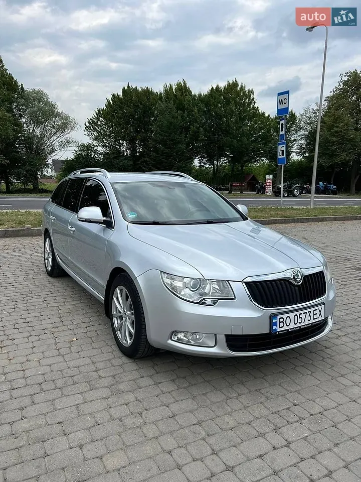 Skoda Superb 2013 photo 3