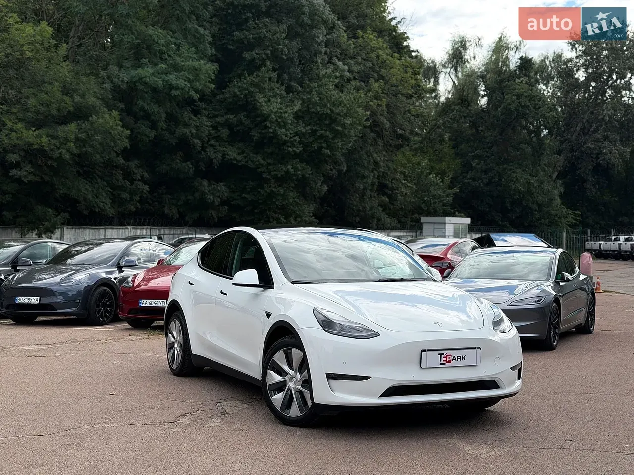 Tesla Model Y 2022 photo 2