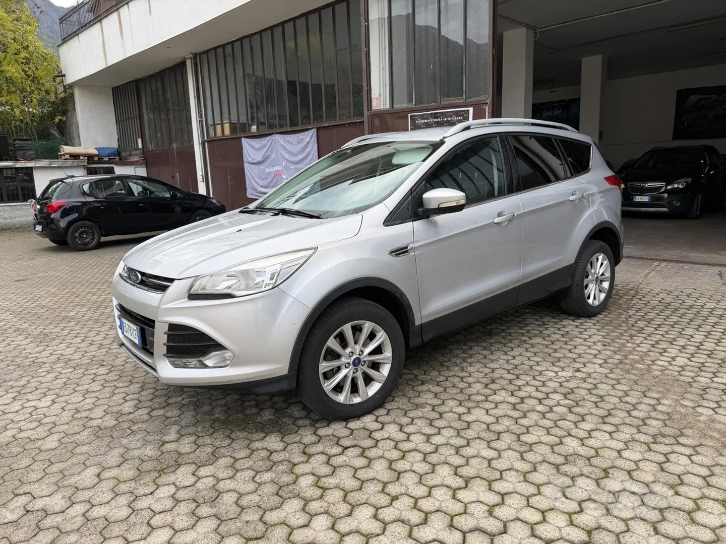 Ford Kuga 2016 photo 2