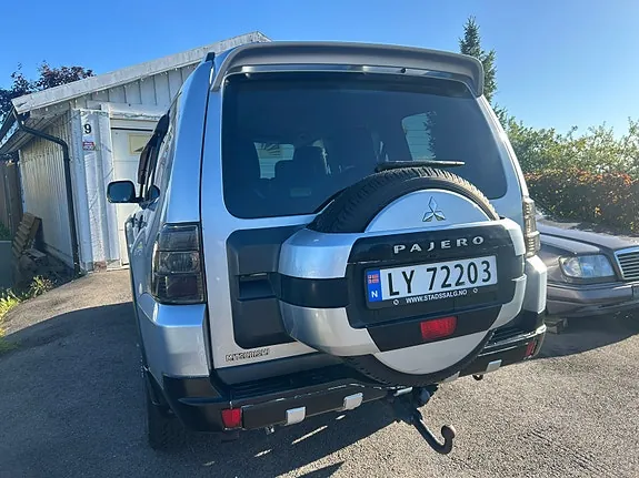Mitsubishi Pajero 2012 photo 4