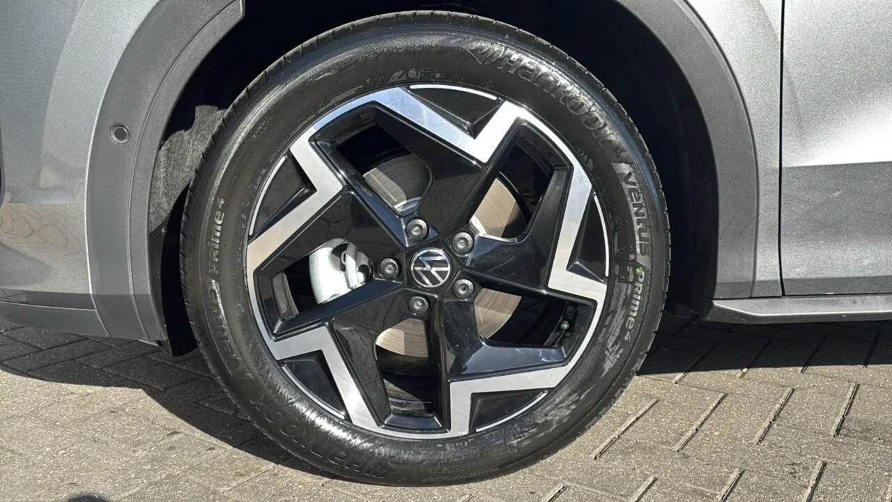 Volkswagen T-Roc photo 5