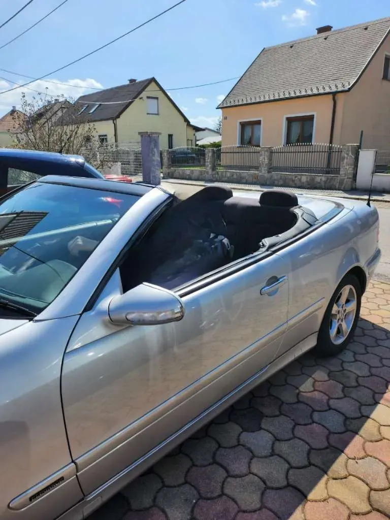 Mercedes-Benz Clk-Class 2000 photo 3