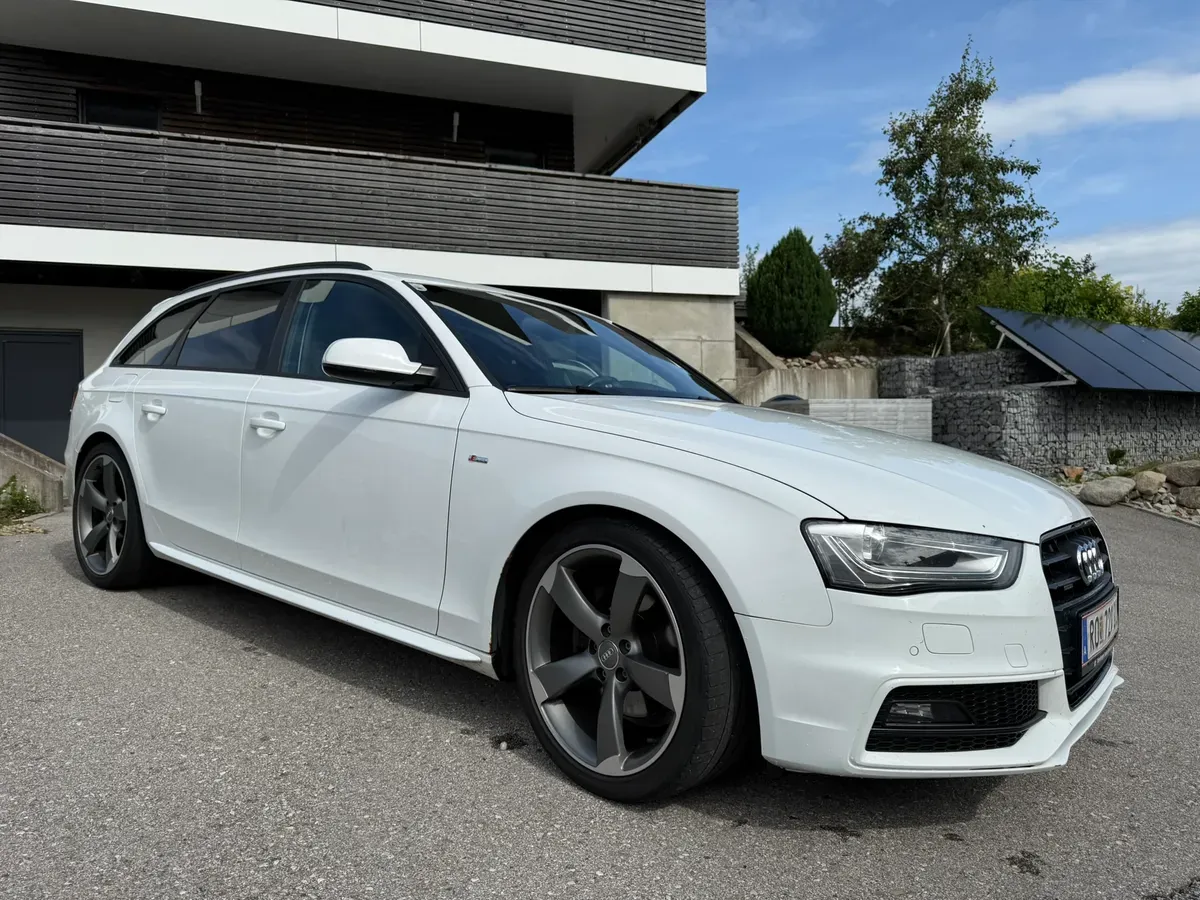 Audi A4 2013 photo 2
