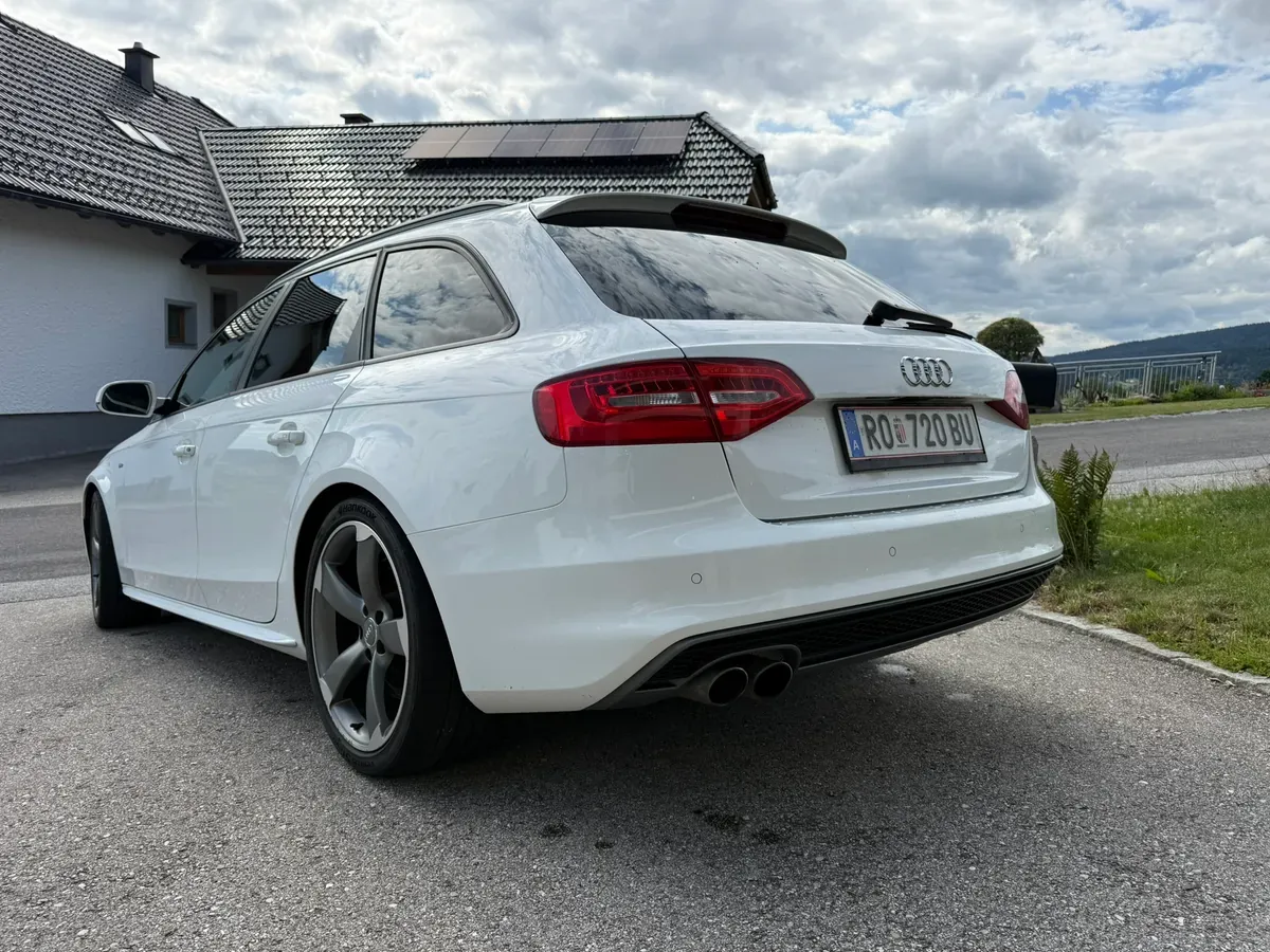 Audi A4 2013 photo 3
