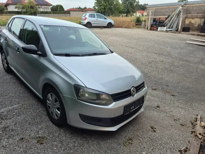 Volkswagen Polo 2010 photo 2
