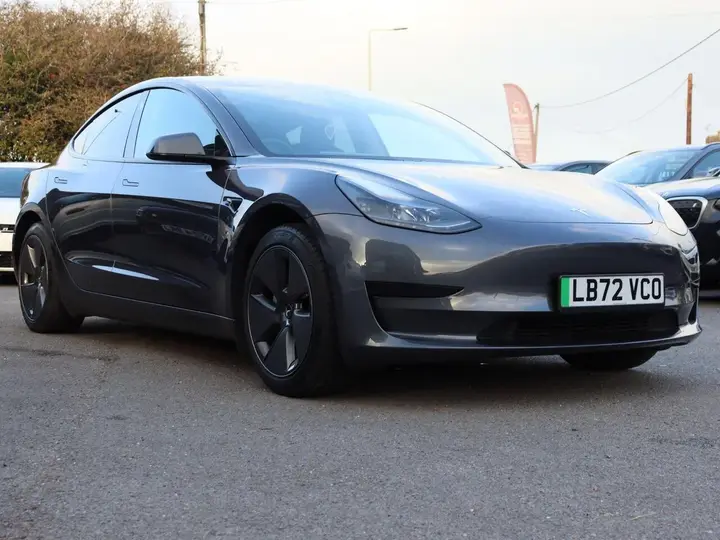 Tesla Model 3 2022 photo 4