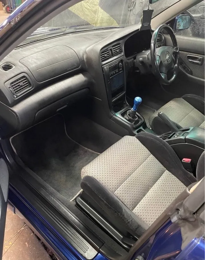 Subaru Legacy 2000 photo 4