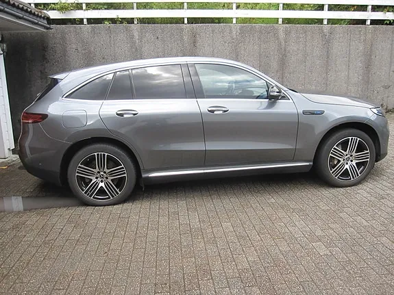 Mercedes-Benz Eqc400 2022 photo 3