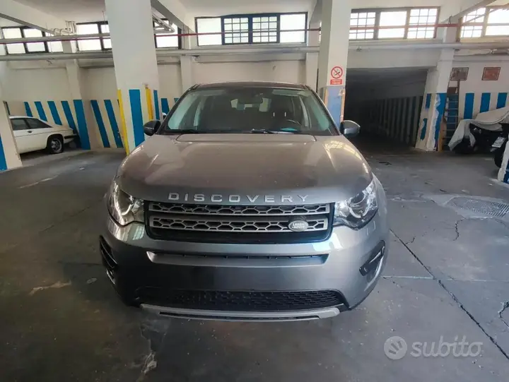 Land Rover Discovery Sport 2017 photo 2