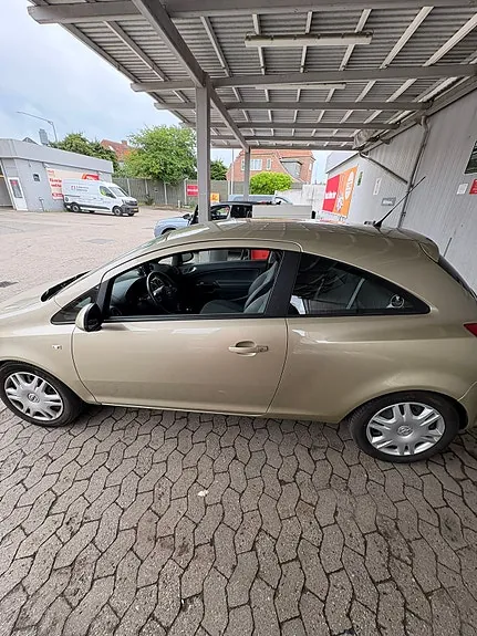 Opel Corsa 2010 photo 3