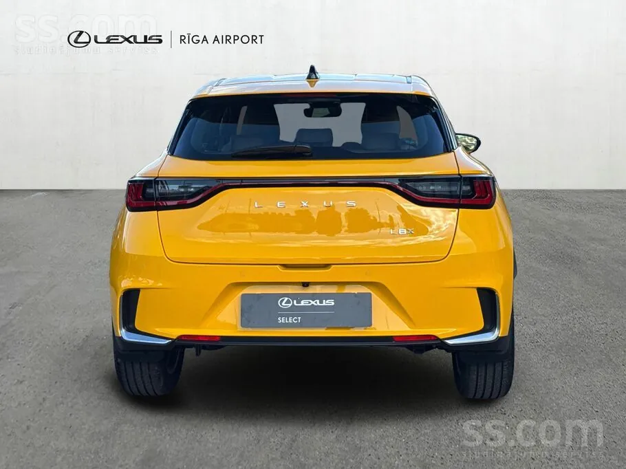 Lexus Lbx 2026 photo 4