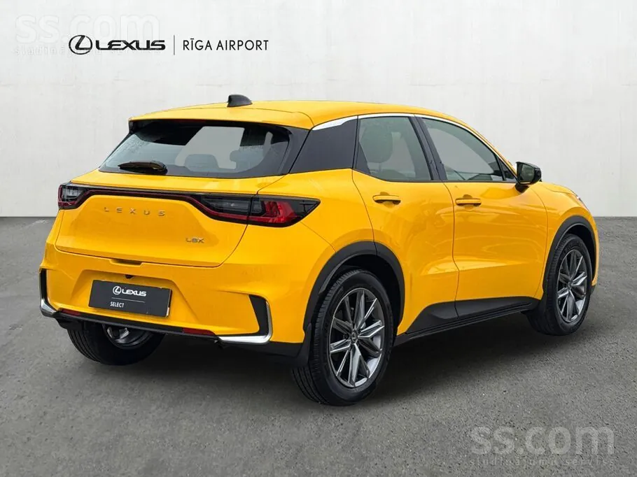 Lexus Lbx 2026 photo 2