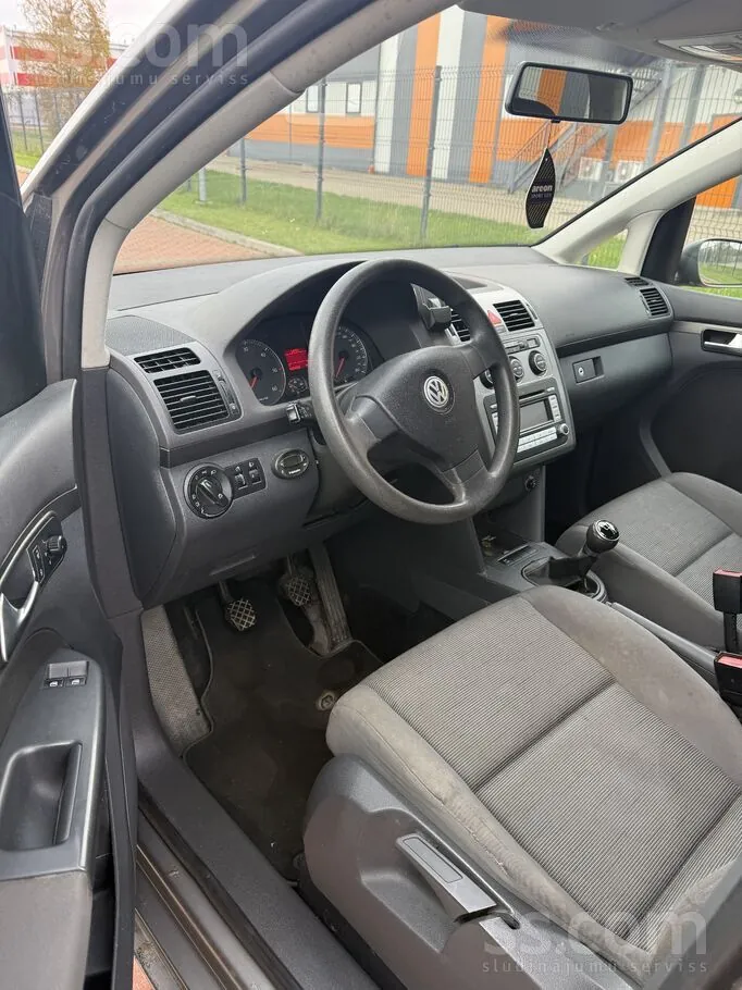 Volkswagen Touran 2007 photo 5