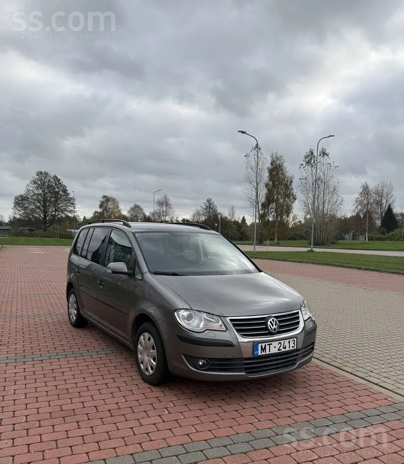 Volkswagen Touran 2007 photo 2