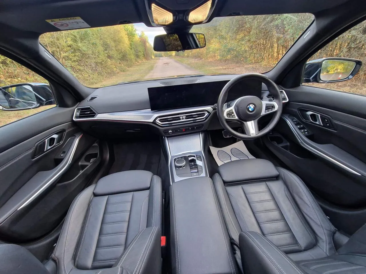 BMW 3 Series 2024 photo 3