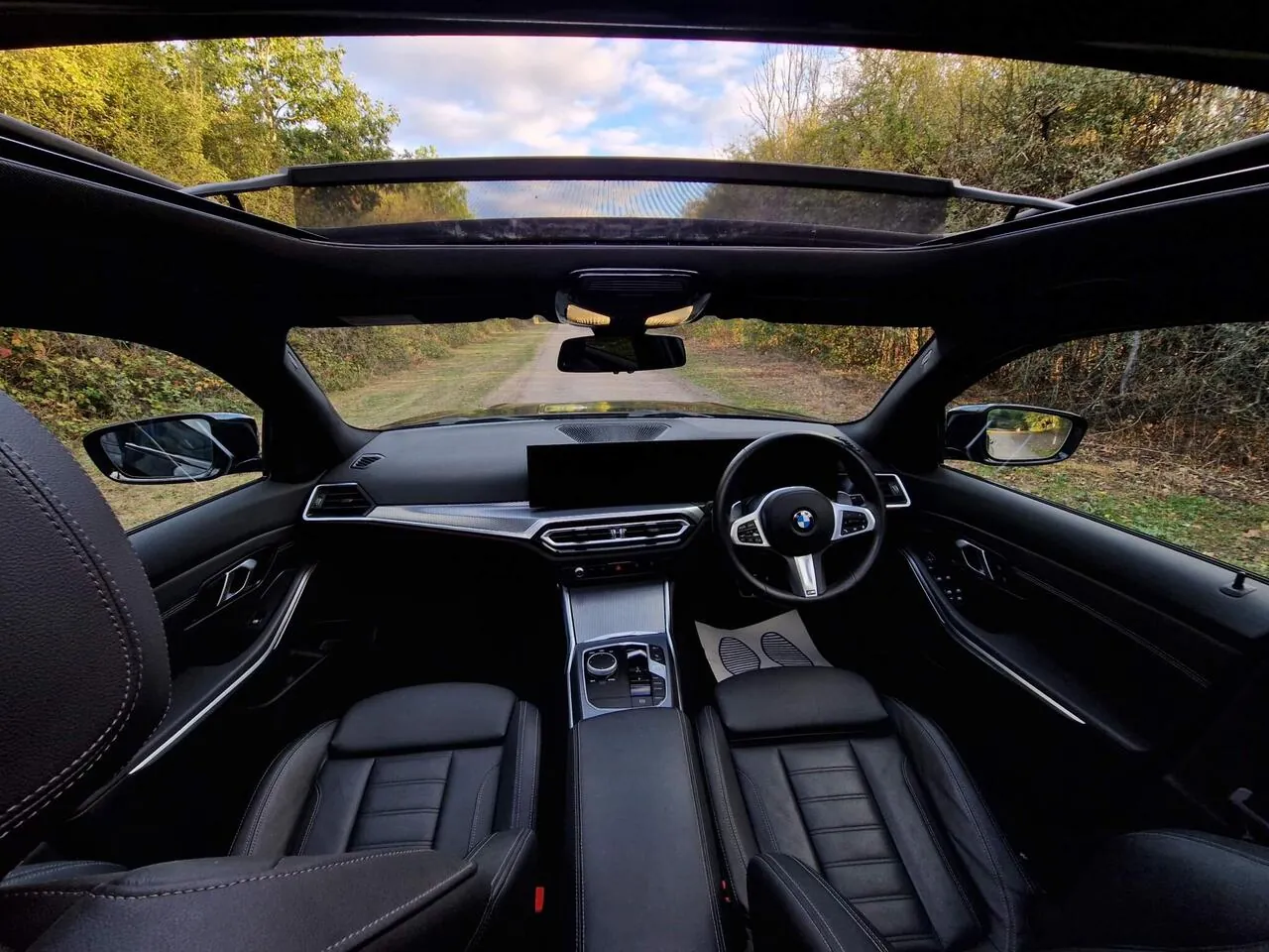BMW 3 Series 2024 photo 4