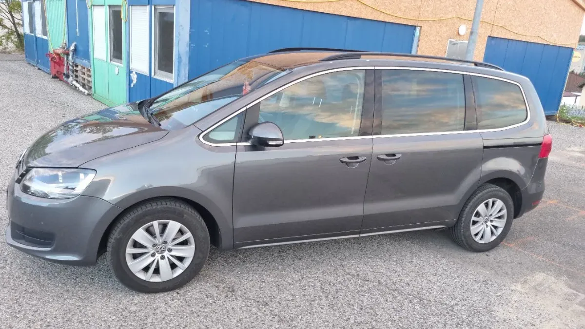 Volkswagen Sharan 2011 photo 2