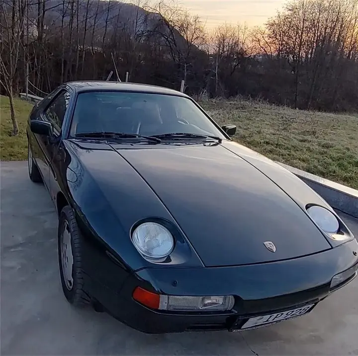 Porsche 928 S4