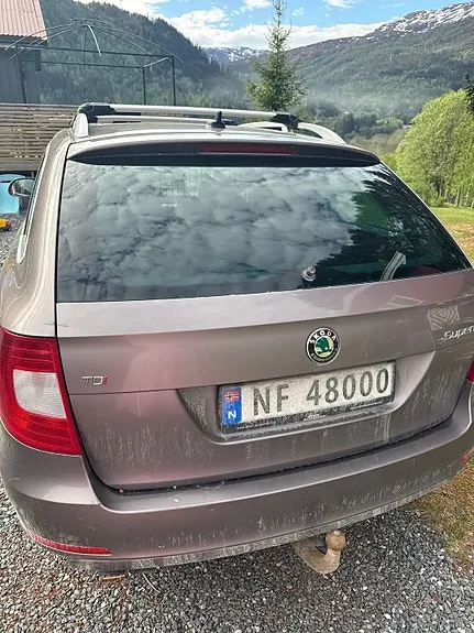 Skoda Superb 2011 photo 4