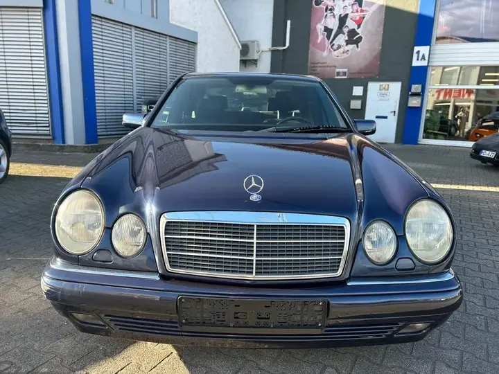 Mercedes-Benz E 280
