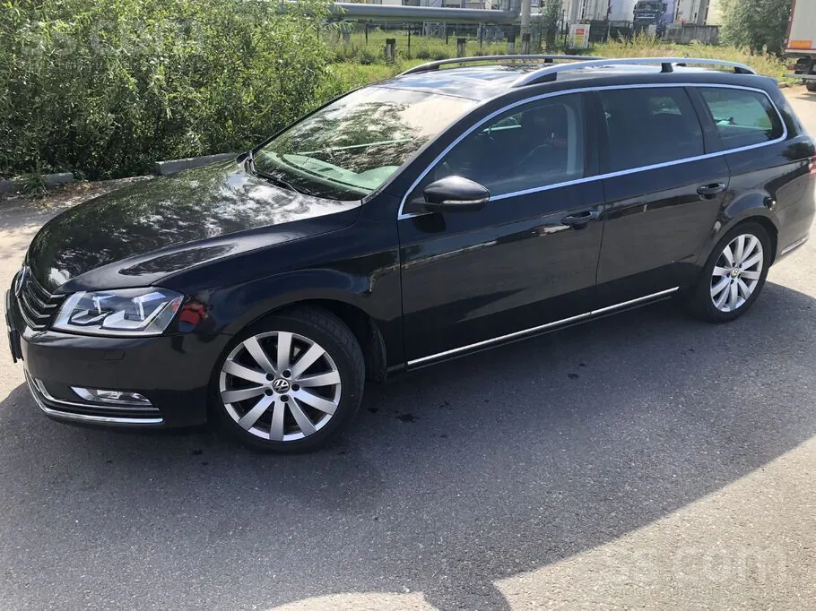 Volkswagen Passat 2011 photo 2