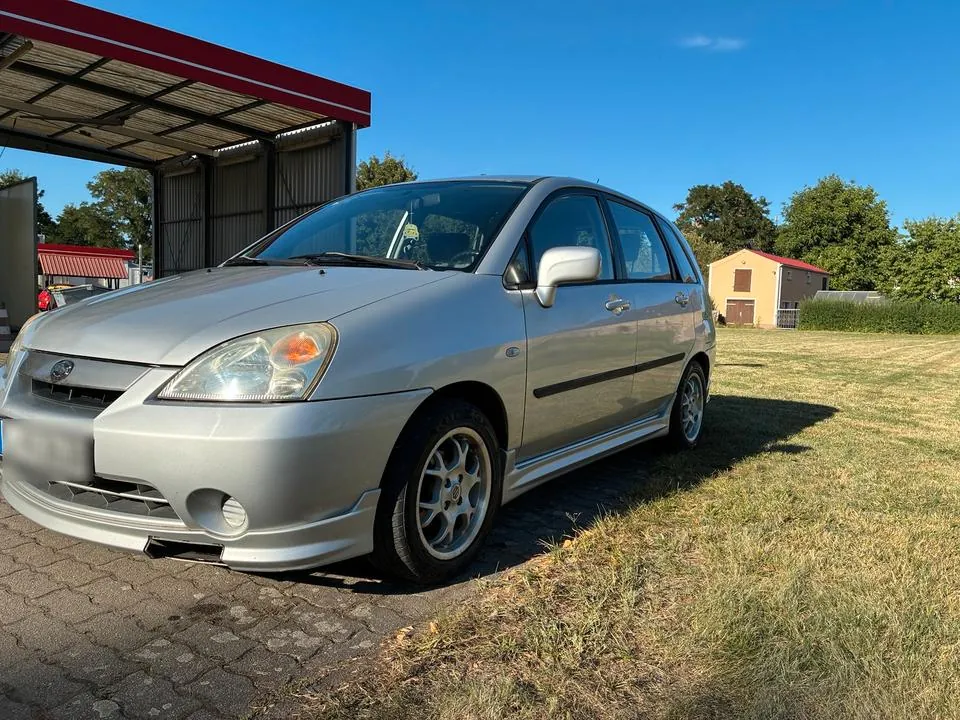 Suzuki Liana