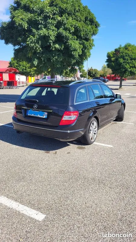 Mercedes-Benz C-Class 2011 photo 2