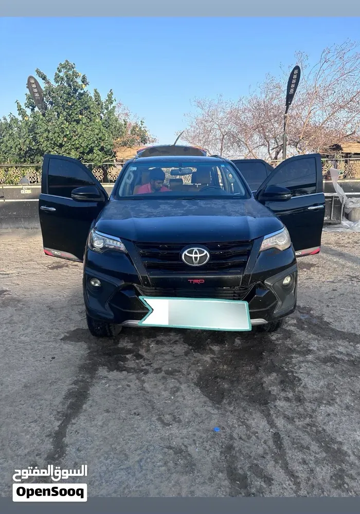 Toyota Fortuner 2018 photo 2