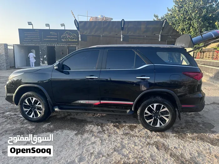 Toyota Fortuner 2018 photo 4