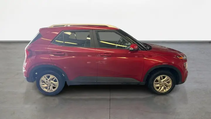 Hyundai Venue 2023 photo 2