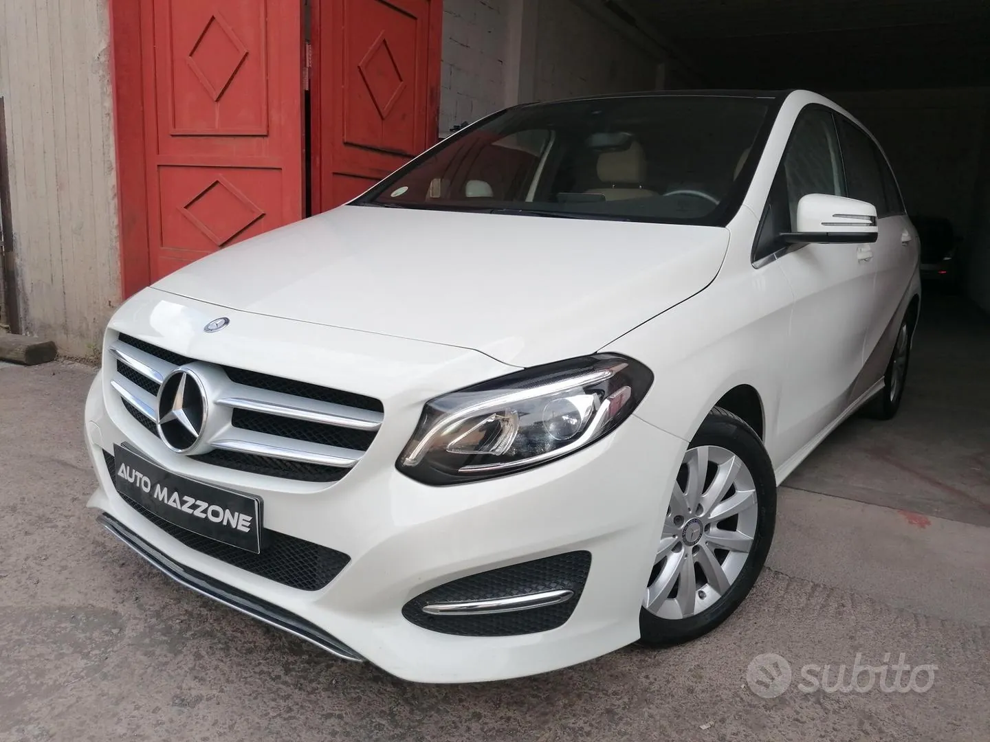 Mercedes-Benz B 180