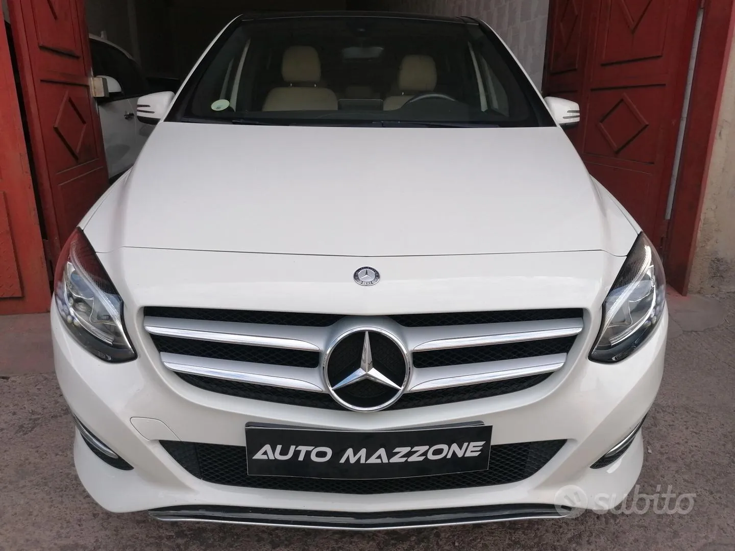 Mercedes-Benz B 180 2016 photo 2