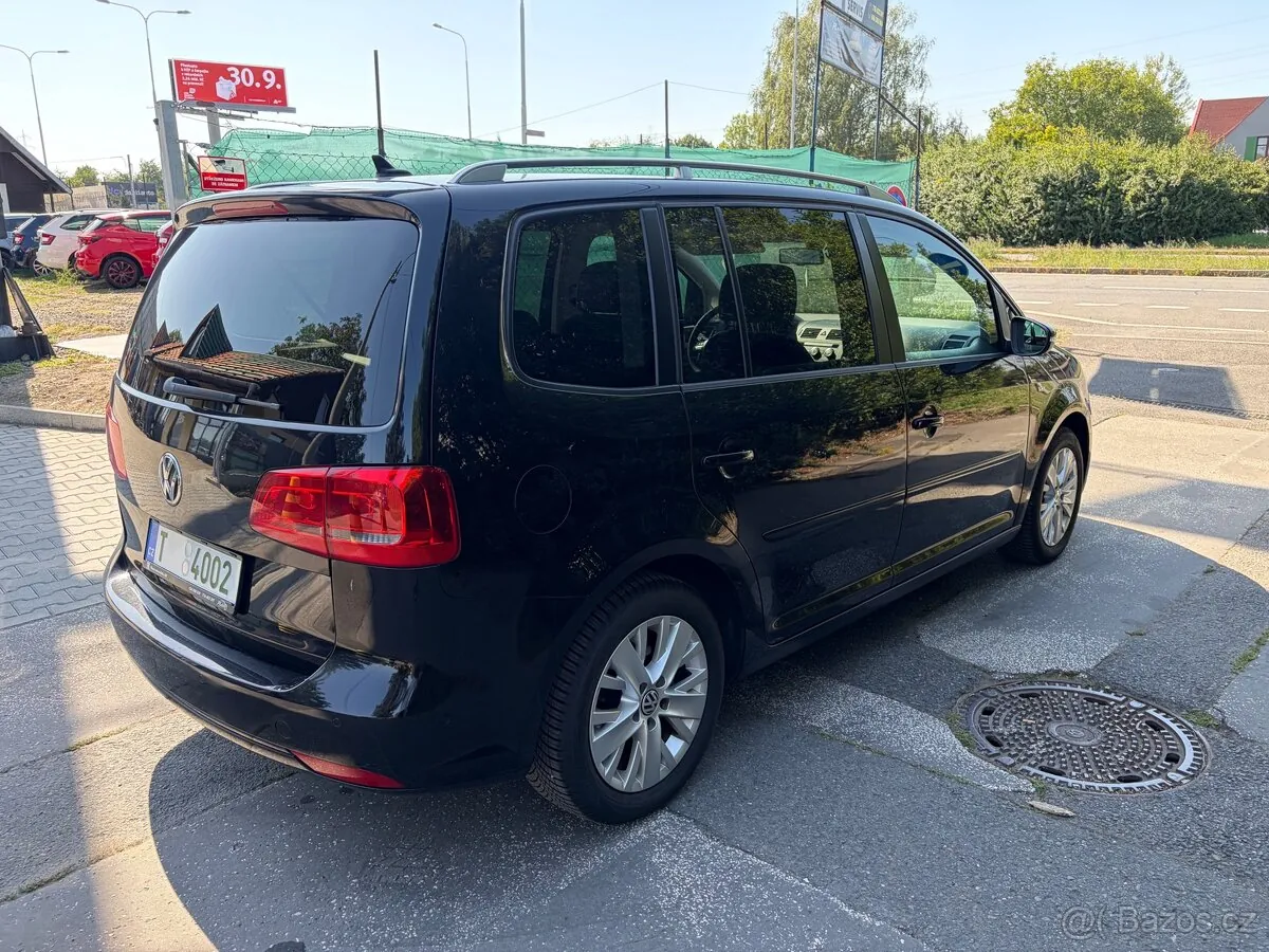 Volkswagen Touran 2013 photo 3
