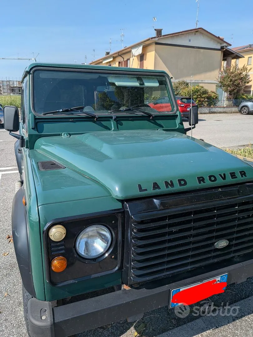 Land Rover Defender 2014 photo 2