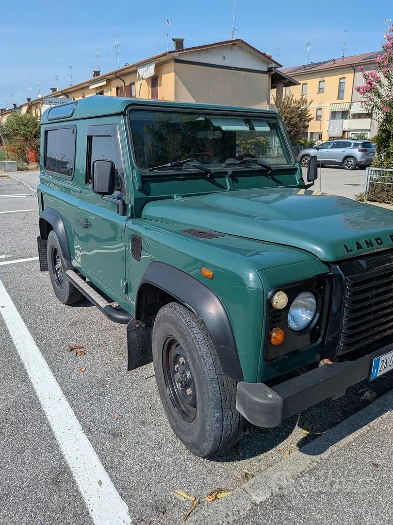 Land Rover Defender