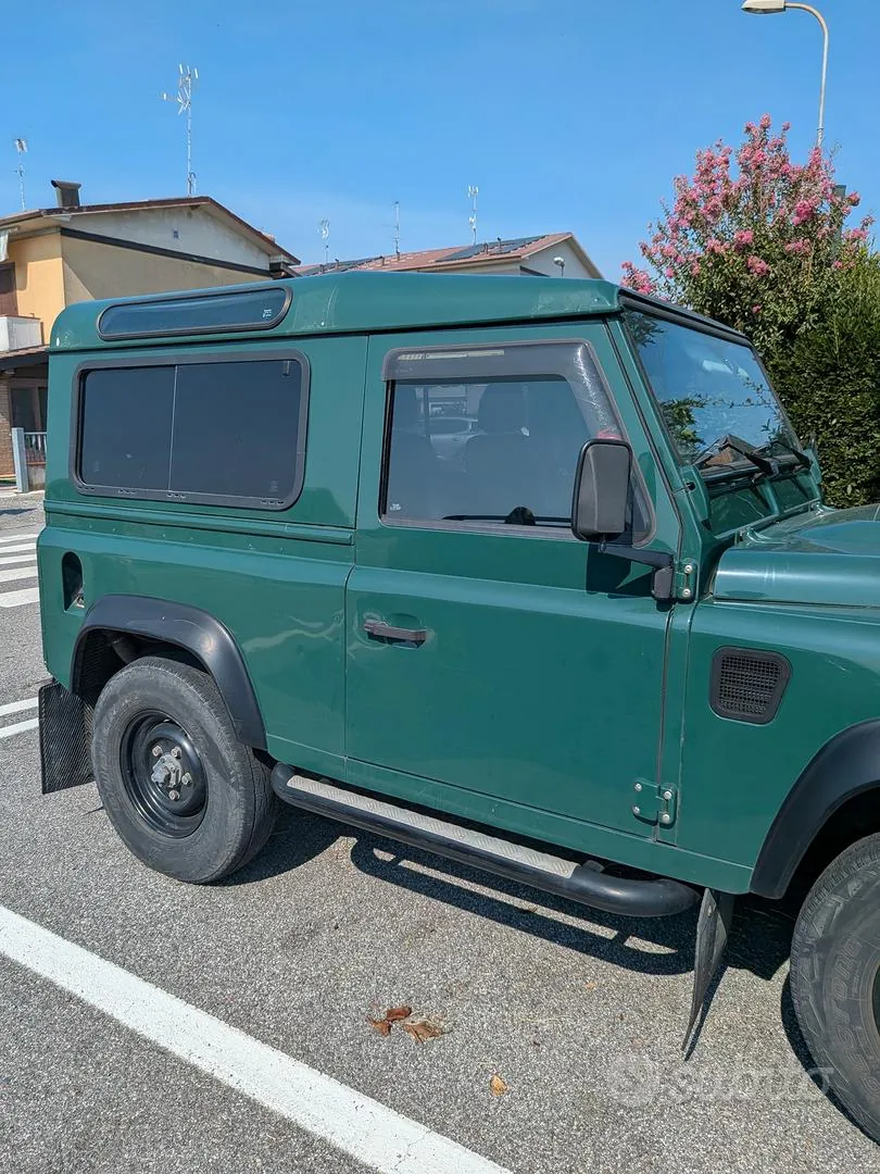 Land Rover Defender 2014 photo 3
