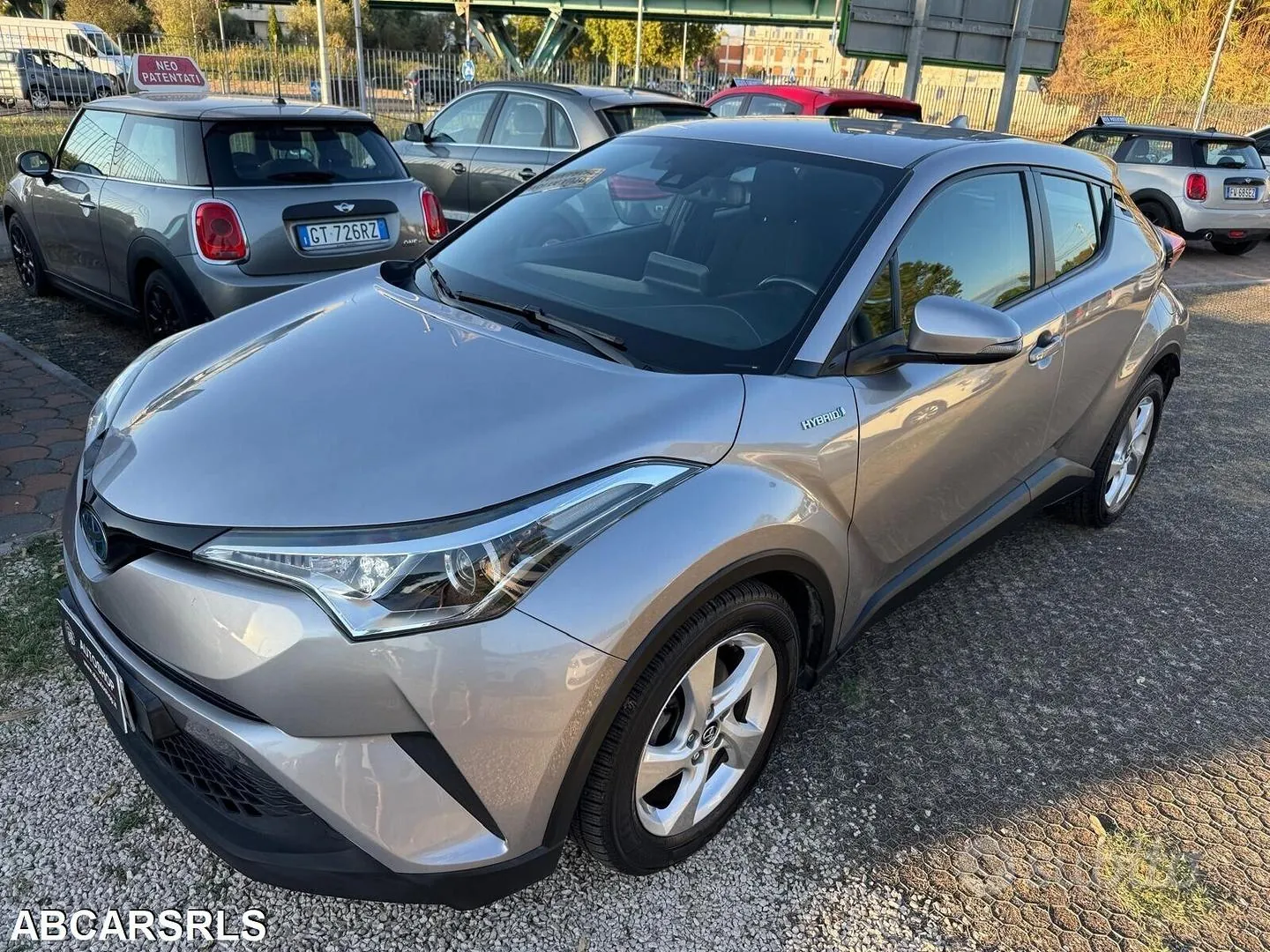 Toyota C-Hr 2018 photo 2
