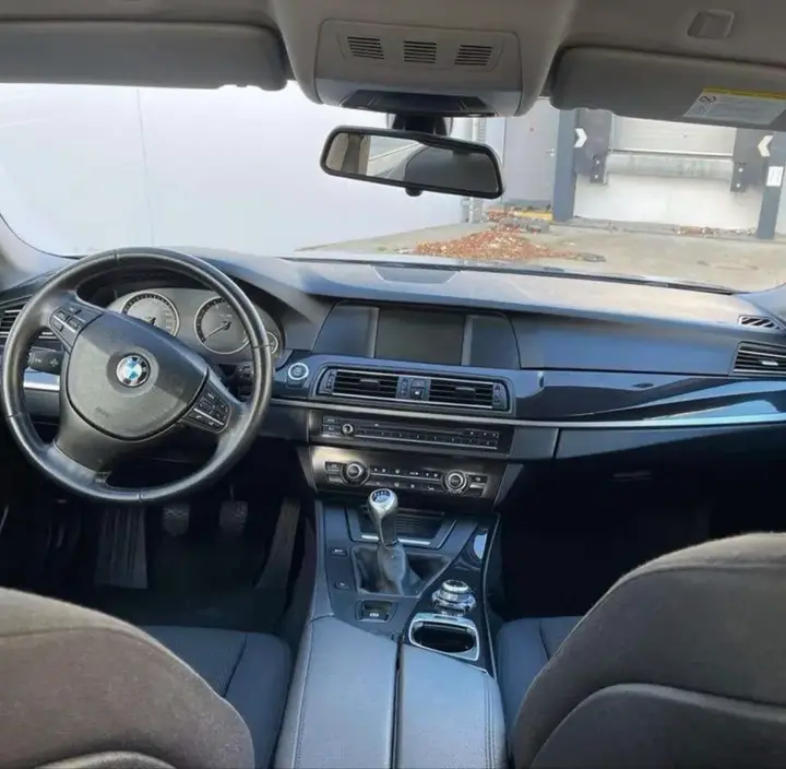 BMW 5 Series 2010 photo 3