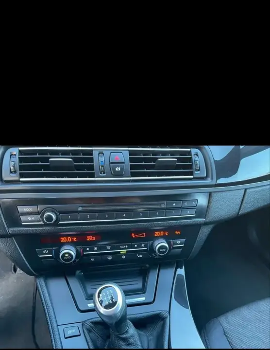 BMW 5 Series 2010 photo 2