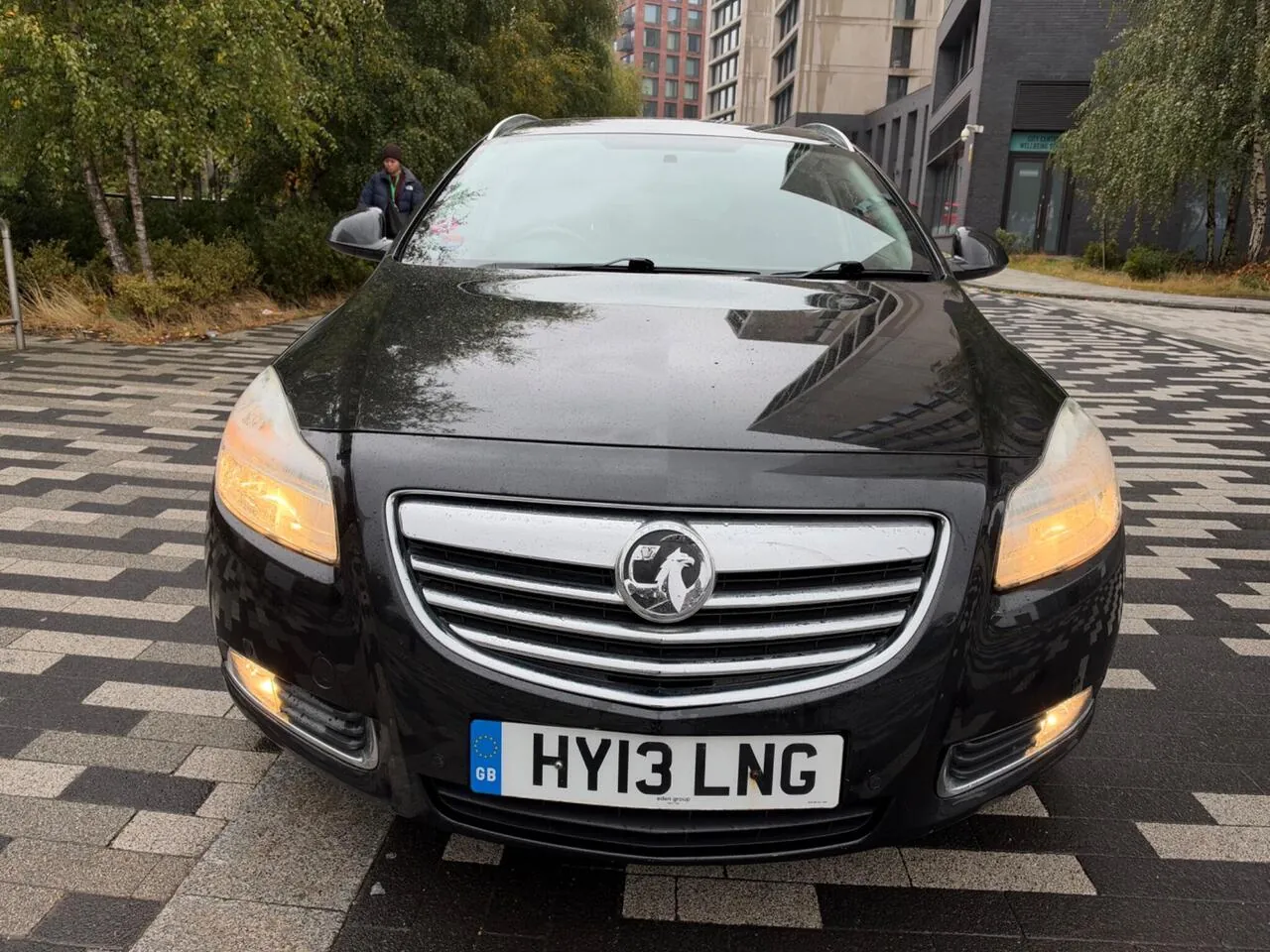Vauxhall Insignia 2013 photo 2