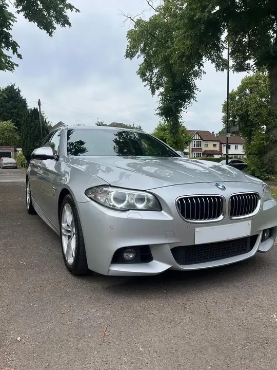 BMW 5 Series 2015 photo 2