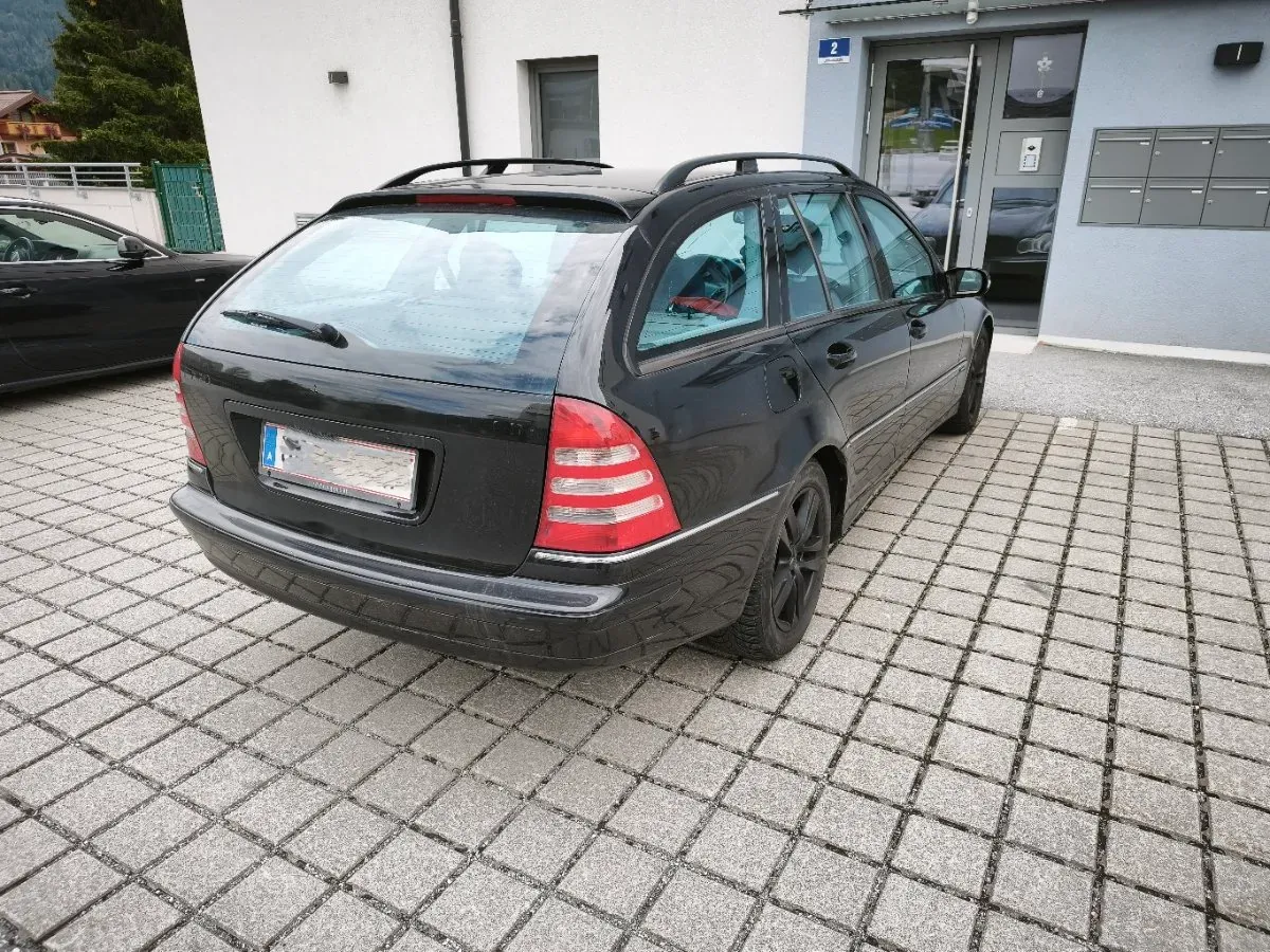 Mercedes-Benz C-Class 2003 photo 3
