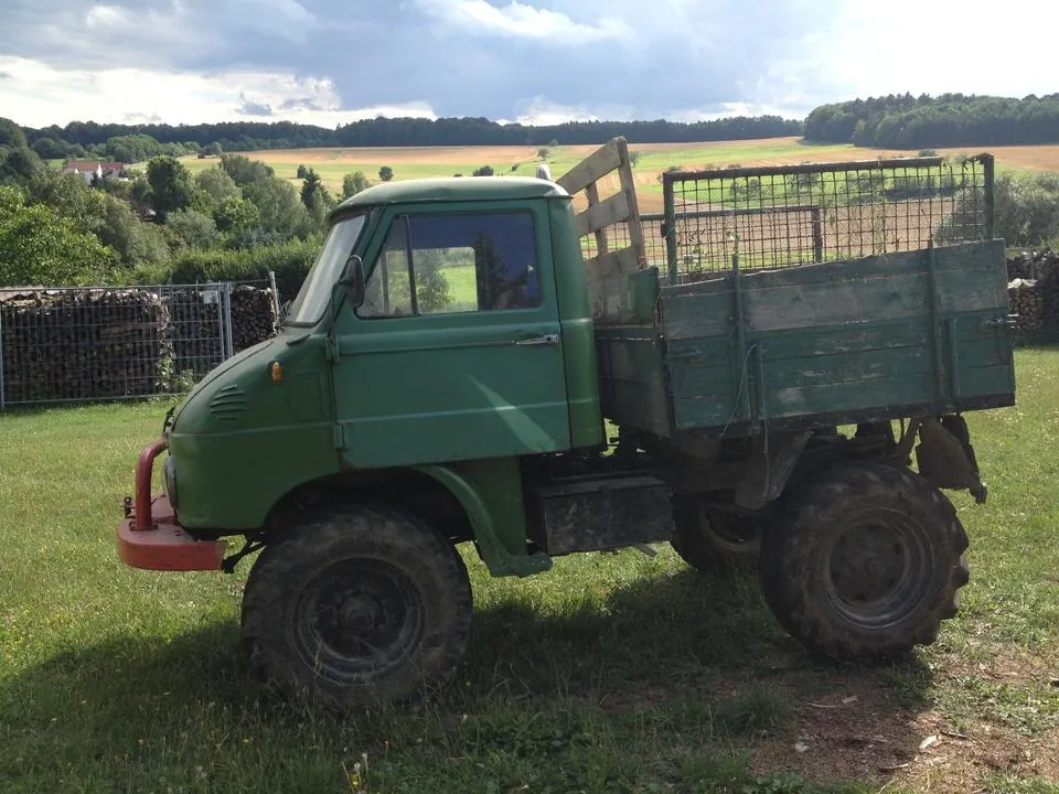 Mercedes-Benz Unimog 411