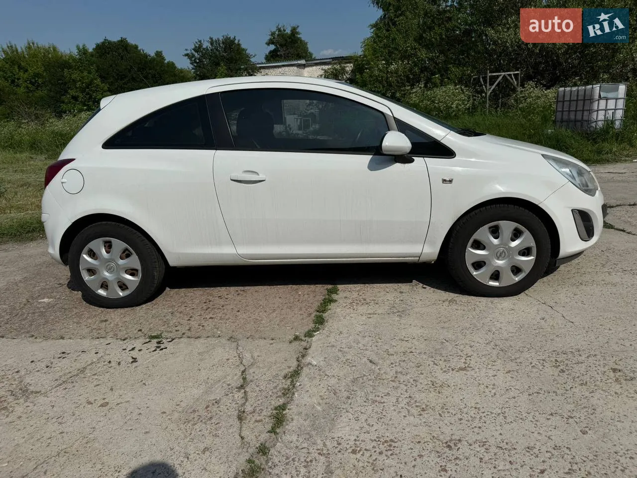 Opel Corsa 2013 photo 2