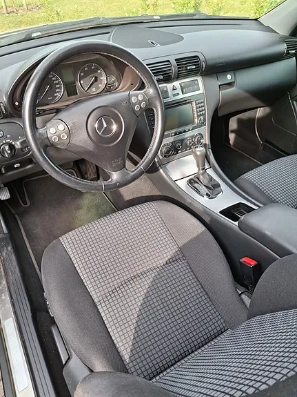 Mercedes-Benz C180 2008 photo 2
