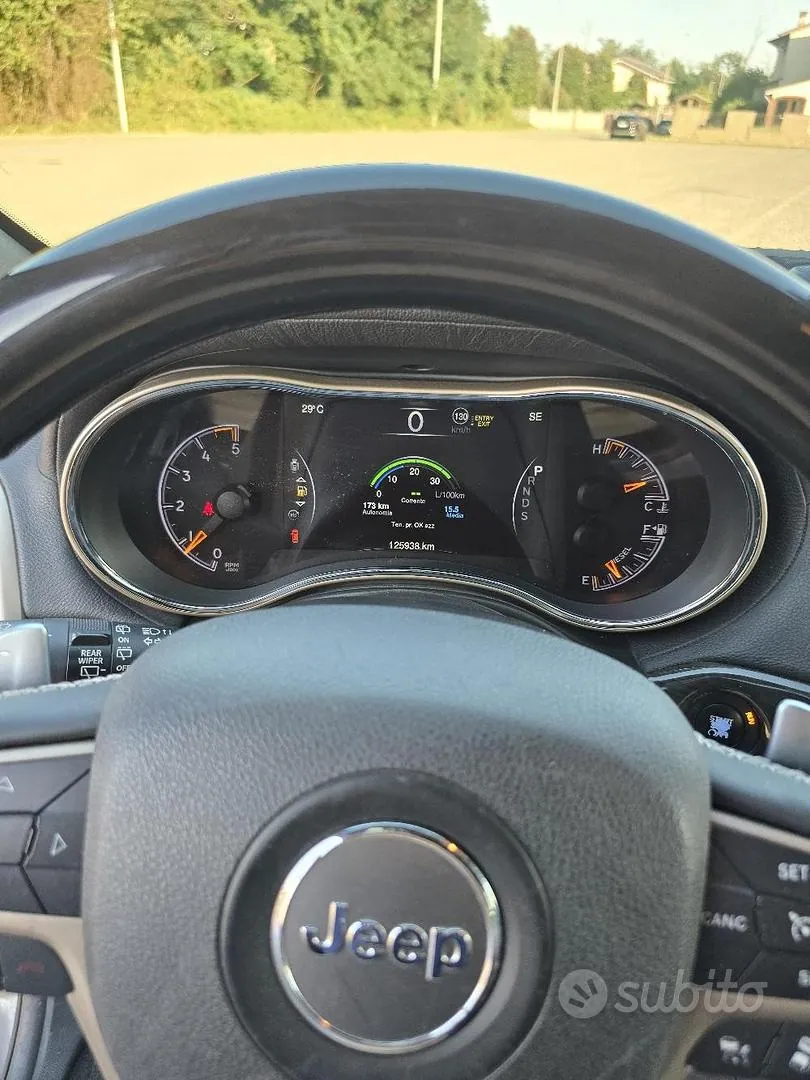 Jeep Grand Cherokee 2015 photo 4