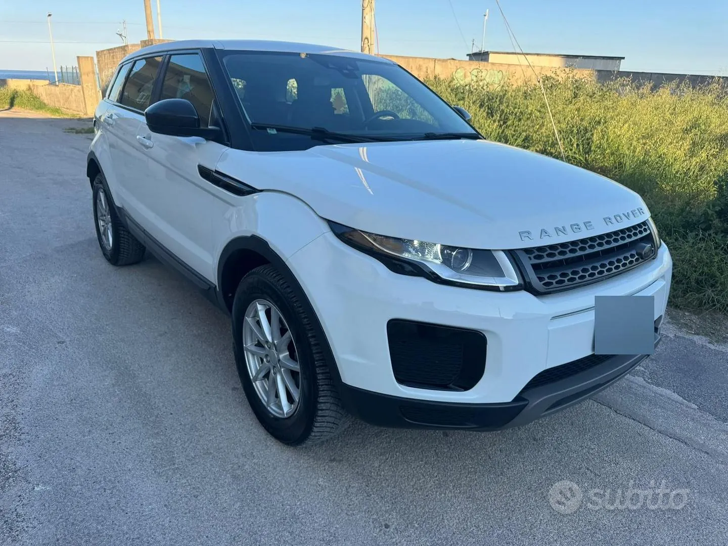 Land Rover Range Rover Evoque 2017 photo 2