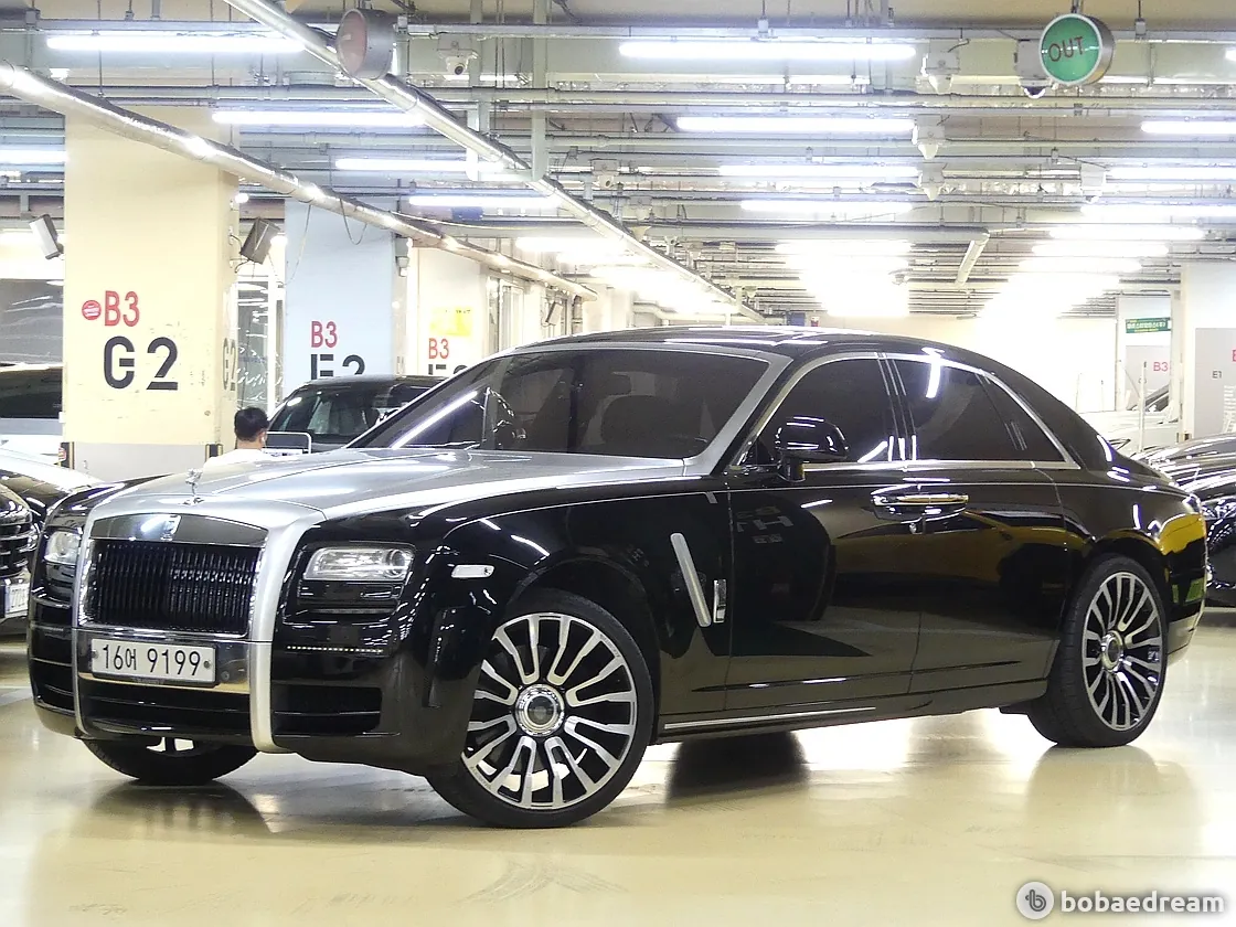 Rolls-Royce Ghost 2014 photo 2
