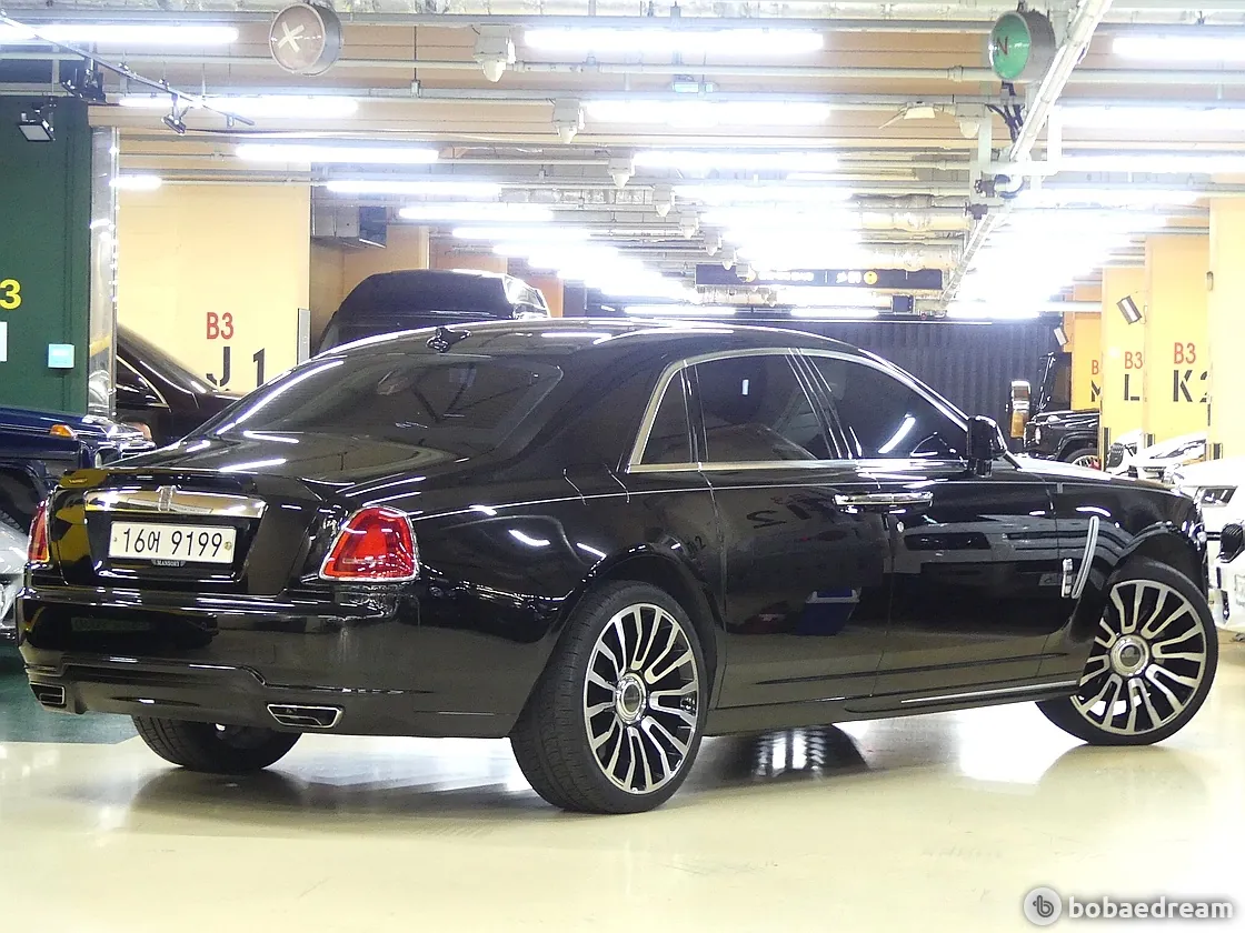 Rolls-Royce Ghost 2014 photo 3